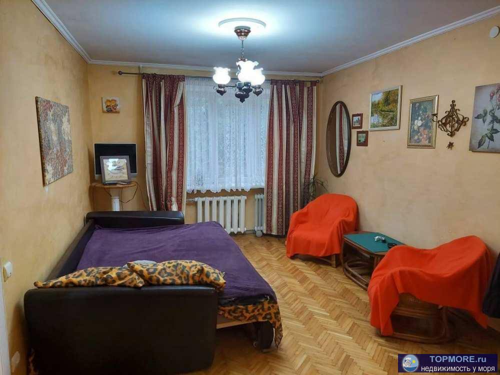 Продаю торцевую 1-к квартиру, 46 кв.м., 1/5, с балконом. Дом расположен в деловой части города, рядом есть все... - 1