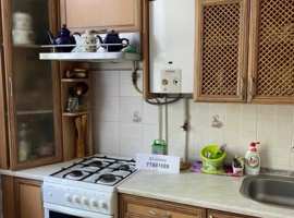 Сдается комната в 3-х комнатной квартире в самом центре...
