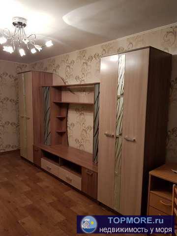 Продается благоустроенная двухкомнатная квартира, 1эт/5эт, г Феодосия, б-р Старшинова, дом расположен в Комсомольском...