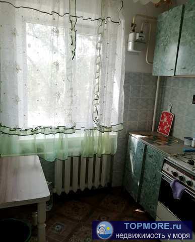 Продается двухкомнатная квартира в жиилом сотоянии, 47,5 кв м, 2эт/4Эт, г Феодосия, ул Чкалова, район кинотеатра...