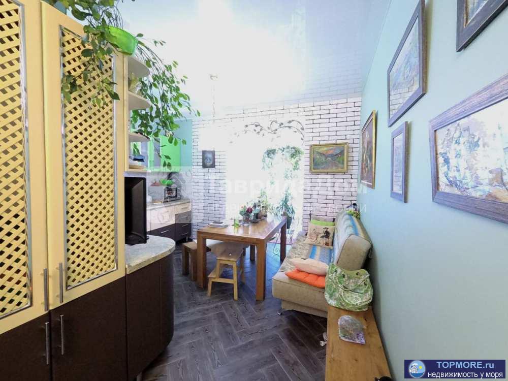 Продажа / Квартиры, Феодосия, Адмиральский б-р, 7 650 000 р. Продам 2 комнатную квартиру 61 м2, 5/5 эт., Центр, Адмиральский бульвар 7в, Феодосия. Квартира находится на 5 этаже... - 1