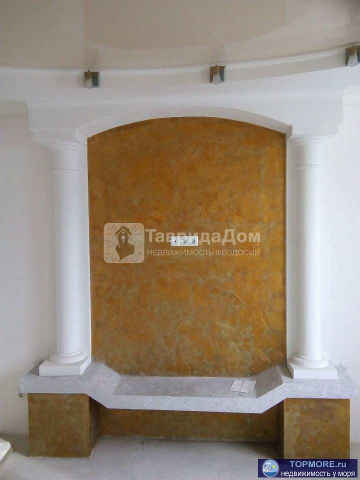 Продам 5-к квартиру 157.8 кв.м., 5/5 эт., Адмиральский  б-р 7е, Феодосия. Просторная двухуровневая квартира в тихом...