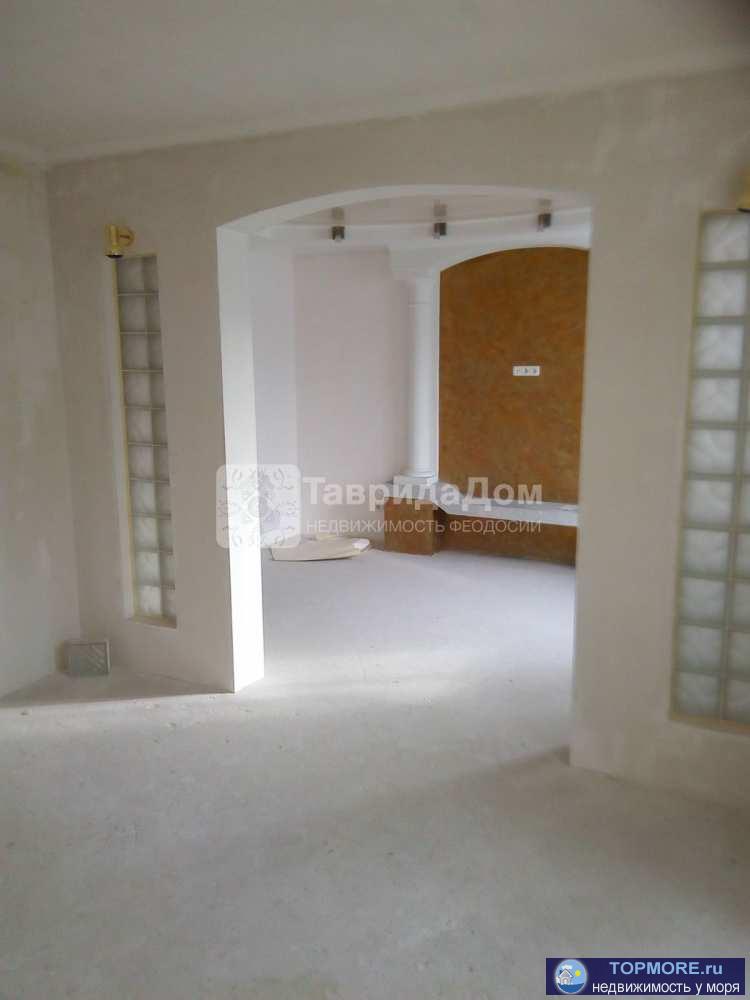Продам 5-к квартиру 157.8 кв.м., 5/5 эт., Адмиральский  б-р 7е, Феодосия. Просторная двухуровневая квартира в тихом... - 1