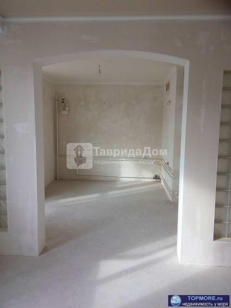 Продам 5-к квартиру 157.8 кв.м., 5/5 эт., Адмиральский  б-р 7е, Феодосия. Просторная двухуровневая квартира в тихом... - 2