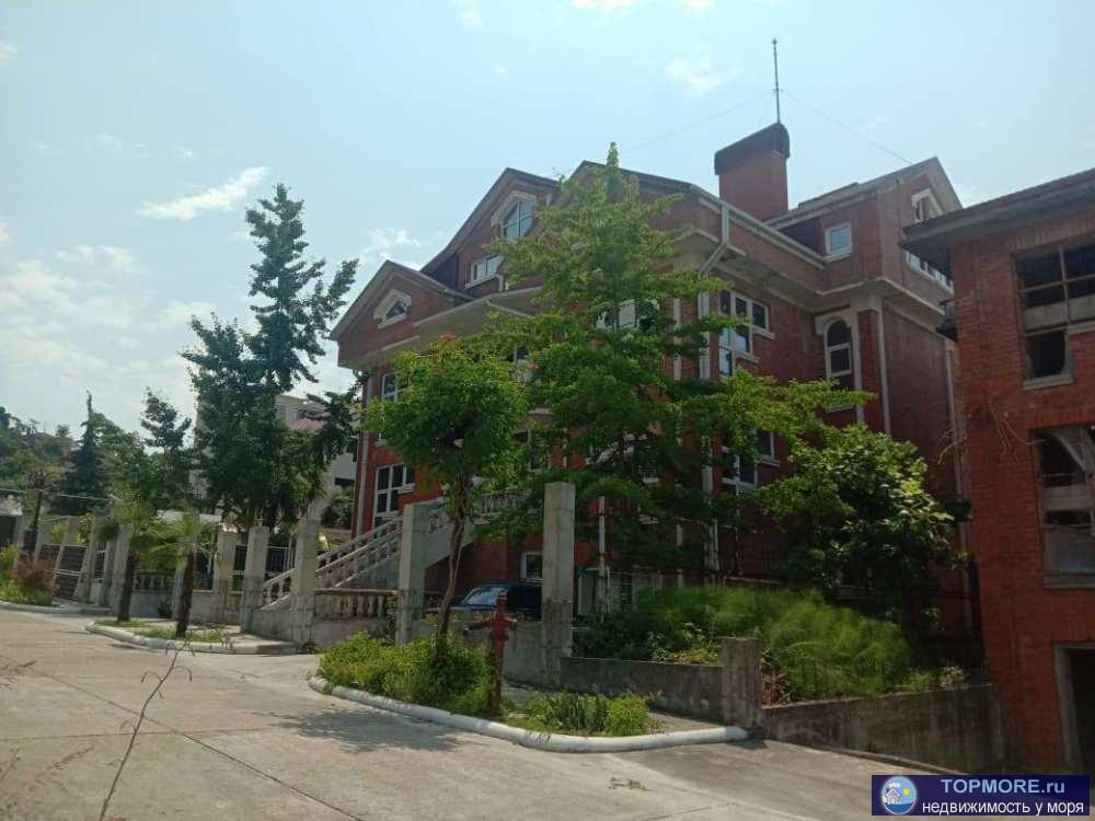 Продаю апартаменты в элитном месте с ремонтом на территории 2.5 га .Территория большая  ,высажены  субтропические... - 1