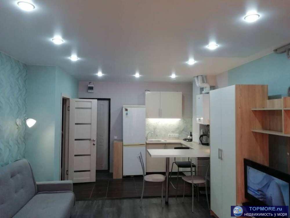 Уютная студия в комплексе, который находится вблизи Олимпийского парка. Сделан качественный ремонт, мебель и техника... - 2