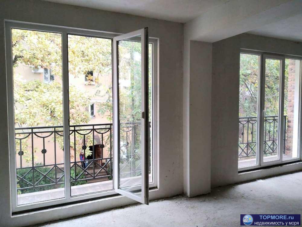 Продаю просторную квартиру в клубном доме Бизнес-класса, расположенный в самом престижном историческом центре...