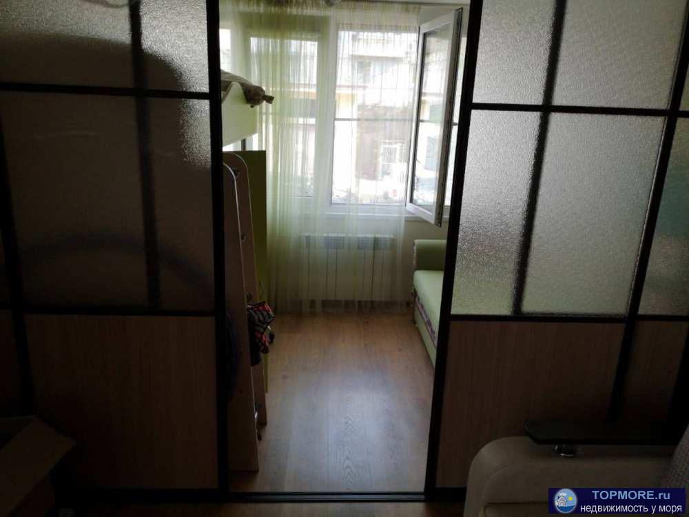 Продам угловую квартиру 36 кв м на 2 этаже в панельном доме.Ремонт хороший, можно заезжать и жить.Комната с лоджией,...