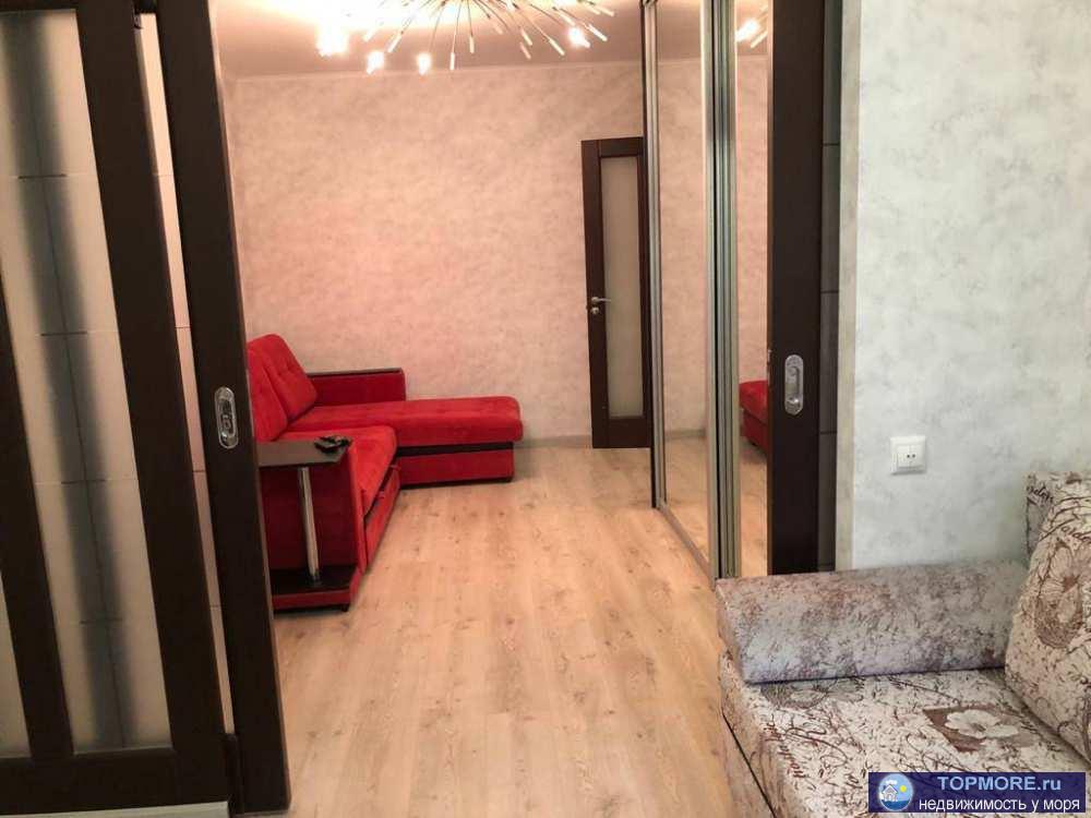 Продается 1-комнатная квартира в Центральном районе Сочи, 32 кв.м., комната за счет лоджии удобно зонирована на 2... - 1