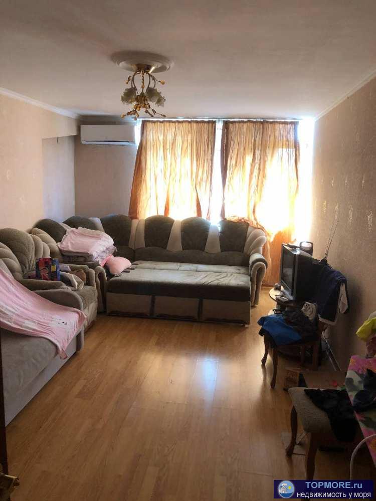 Лот № 146582. Двухкомнатная квартира, в самом сердце Сочи, в 700 метрах от моря. Виды на зелень и море! Газовая плита...