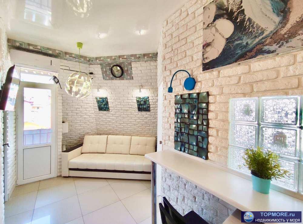 Продается шикарная двухкомнатная квартира. Площадь - 35 кв. м., две отдельные комнаты, раздельный санузел. В квартире...