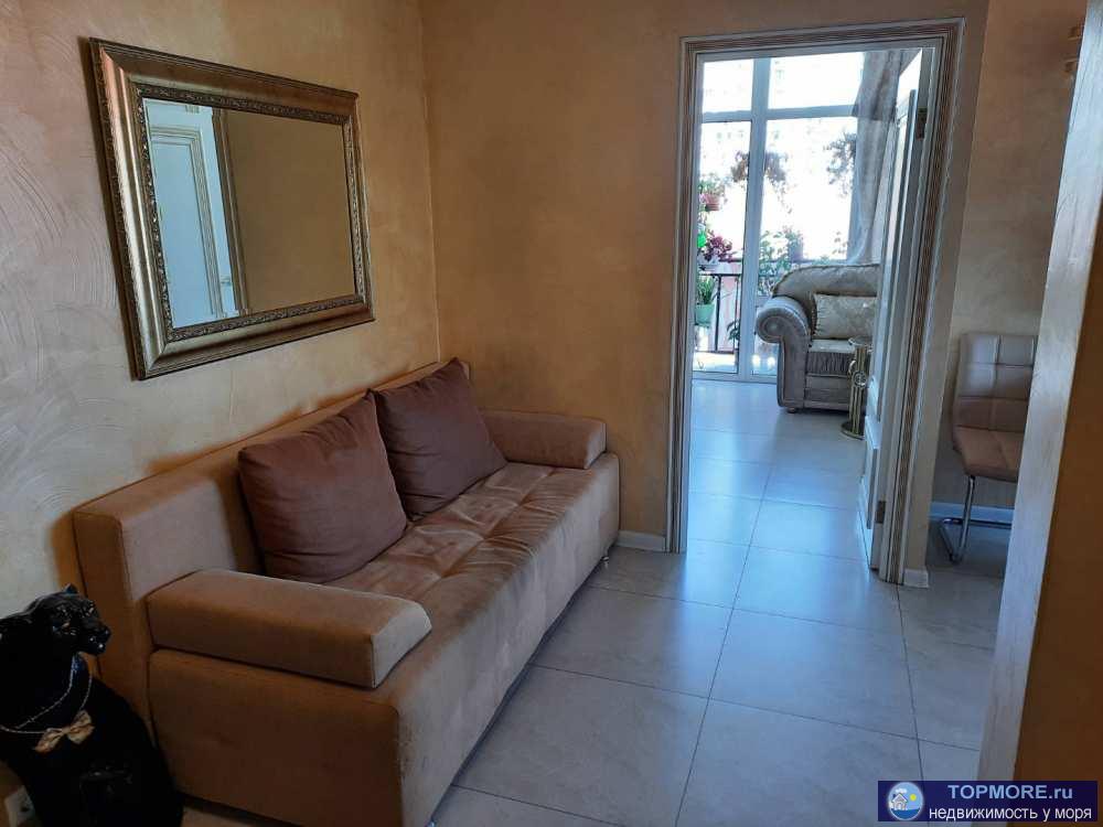    Продаю просторную и уютную квартиру  с видом на море и горы в одном из самых излюбленных микрорайонов Сочи. В...