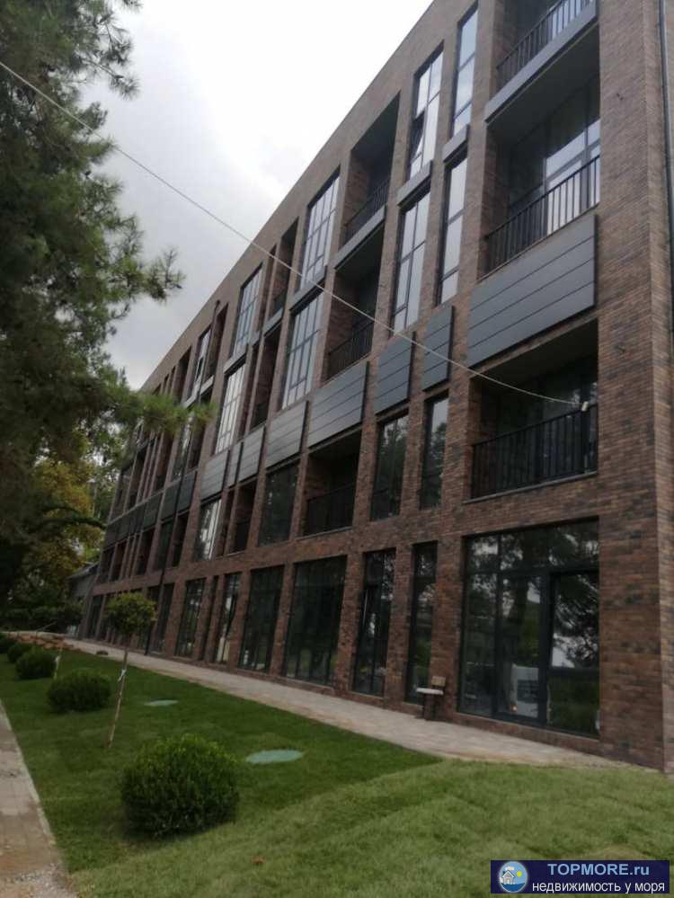 Продаю апартаменты 44 м2, двухуровневые (второй уровень - 38 м2), с высоким потолком. Вид из окна на уютный... - 1