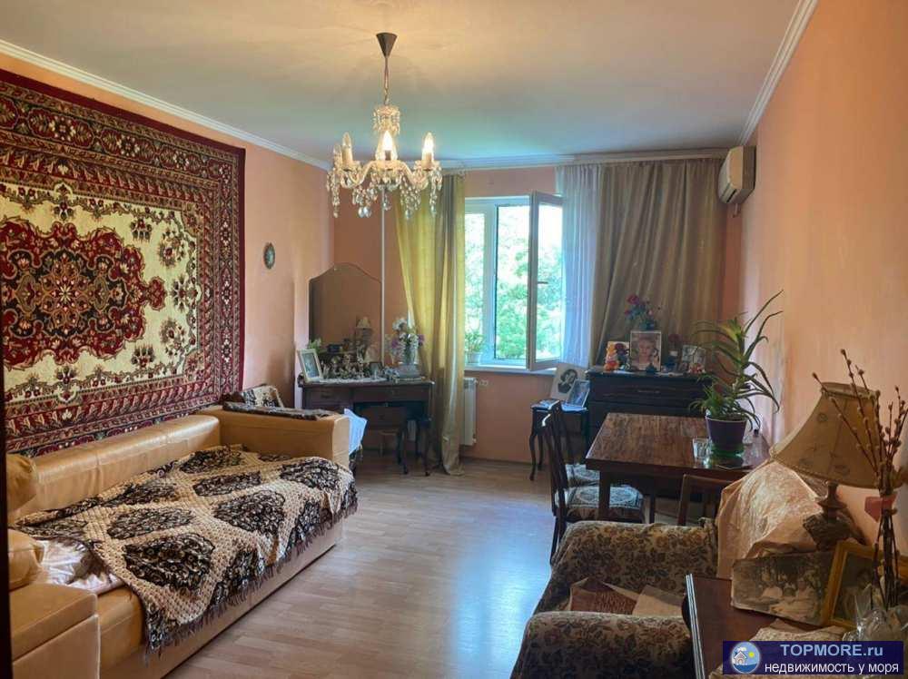 Продаю большую 1-комнатную квартиру с возможной перепланировкой в 2-шку. Квартира находится в Заречном районе, в...