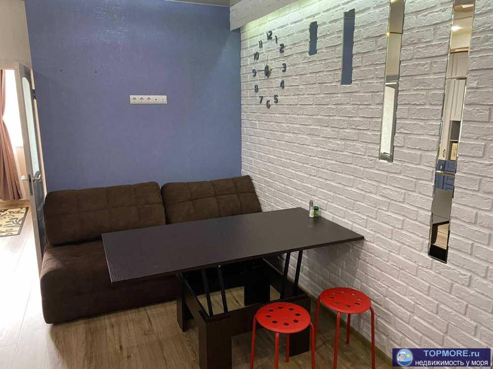 2-х комнатная квартира площадью 37 кв. м на 2 этаже 5 этажного дома. с дизайнерской отделкой в 37 кв. м. Полностью... - 1