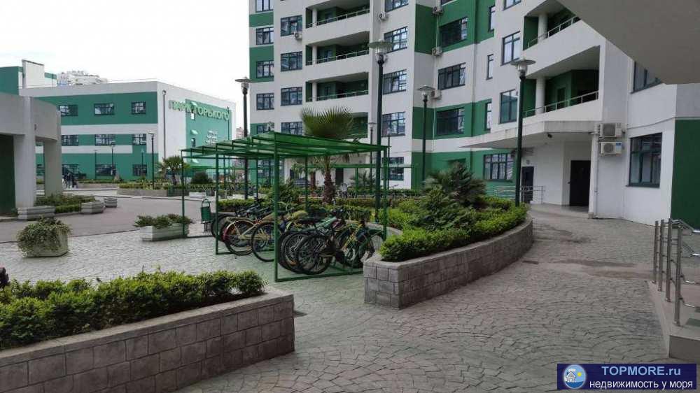  Апарт-отель входит в состав жк , расположенного в самом центре  города Сочи, и окружен развитой городской... - 2