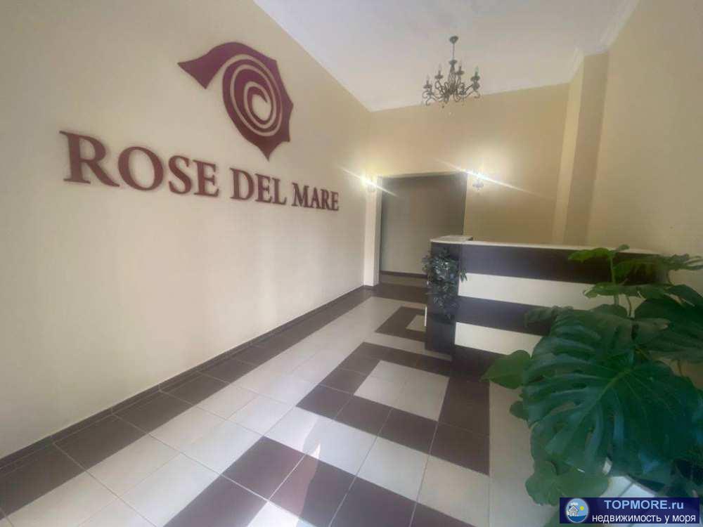 Продам квартиру свободной планировки с видом на улицу в доме бизнес класса. Центр города, развитая инфраструктура.