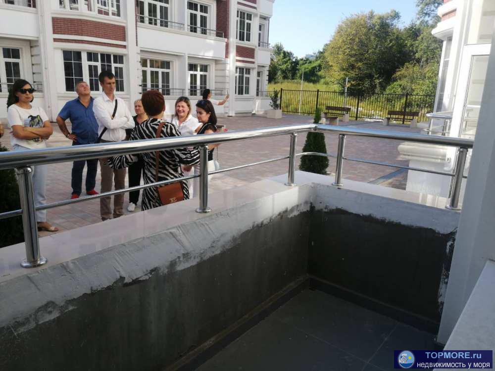 Лот № 147529. Просторная квартира, легко планируемая в двухкомнатную, с видом на море, в доме бизнес, по соседству с... - 1