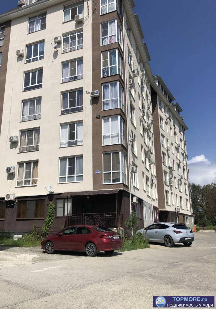 Продажа / Квартиры, Сочи, Прямая улица, 7 500 000 р. Продается однокомнатная квартира с ремонтом и мебелью. В гостиной и спальне большие окна с видом на поселок. В... - 1