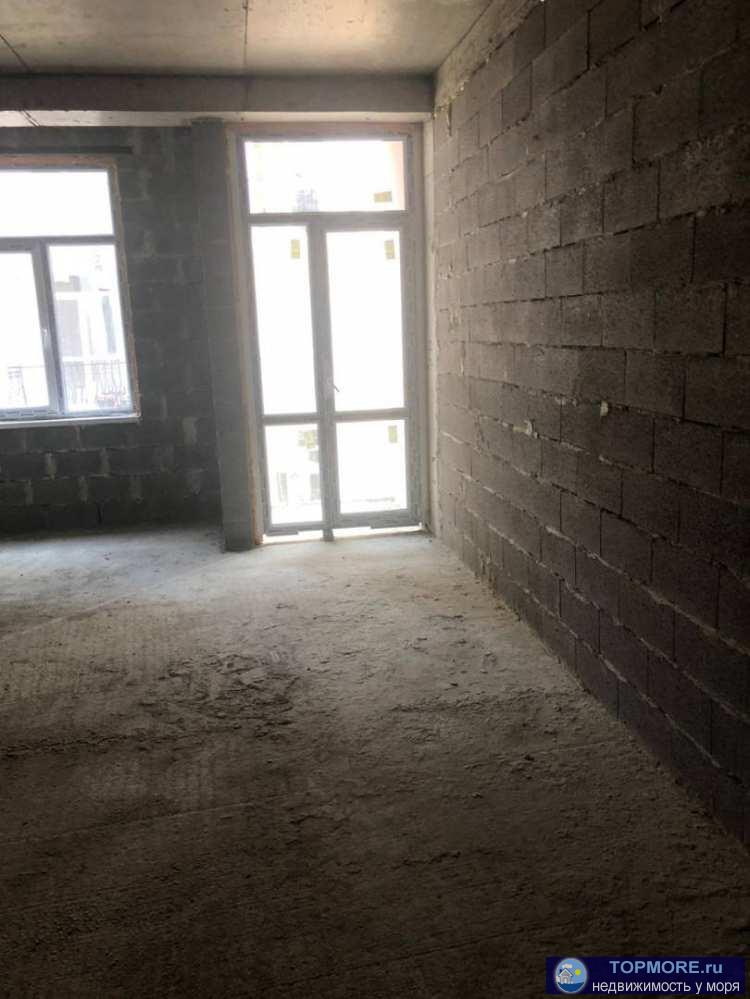 Лот № 179113. То самое укромное гнездышко в современном жилом комплексе с бассейном — здесь переплетены минимализм и... - 2