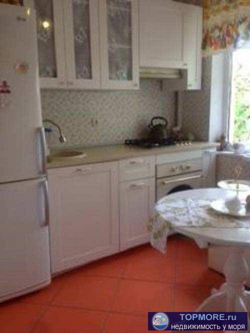 Продажа / Квартиры, Сочи, улица Роз, 18 400 000 р. Продаю 2-комнатную квартиру в самом центре города Сочи! Cтатус-квартира. До моря 690 метров!Удобный 3 этаж!Подходит...