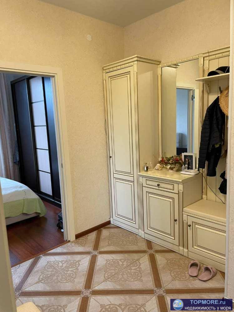 Продаю трехкомнатную квартиру с хорошим ремонтом, мебелью и техникой. Вид на зелень. Статус-квартира. Развитая...