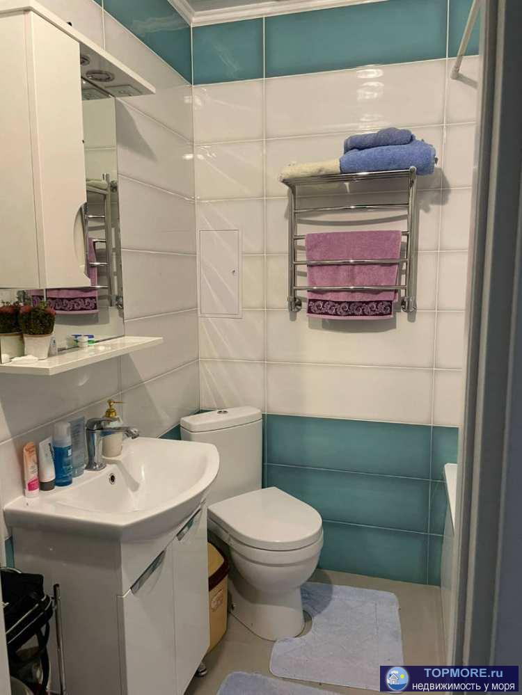 Продаю трехкомнатную квартиру с хорошим ремонтом, мебелью и техникой. Вид на зелень. Статус-квартира. Развитая... - 1