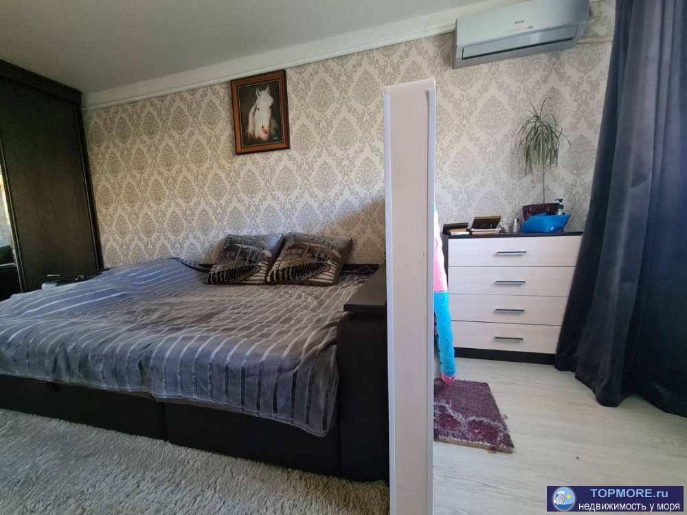 Уютная 1-но комнатная квартира в панельном добротном доме. Дом ведомственный, планировочное решение. Комната... - 2