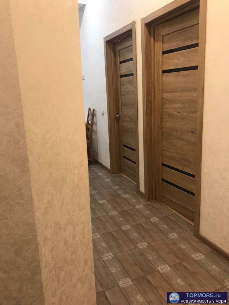 Продам 2 комнатную квартиру с балконом на Макаренко. Отличное место для жизни: школы, садики, кинотеатр, рынок,... - 1