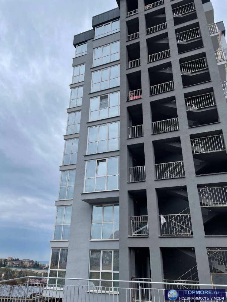 Лот № 151450. Новый жк. Самый верх, пологий подъем, остановка рядом с домом.  Балкон большой.  Документы и ключи на...