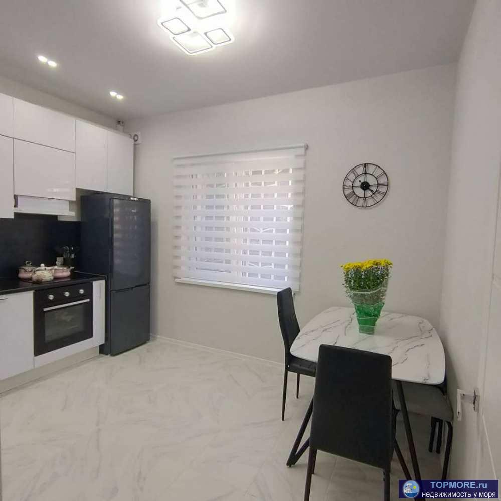 Трёхкомнатная квартира в перспективном районе п.Дагомыса. Остановка, магазины, школа, детский сад, всё в шаговой... - 2