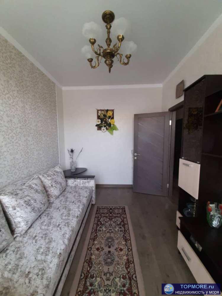 Продается отличная квартира в тихом спальном районе п.Лазаревское, с развитой инфраструктурой, в шаговой доступности... - 1