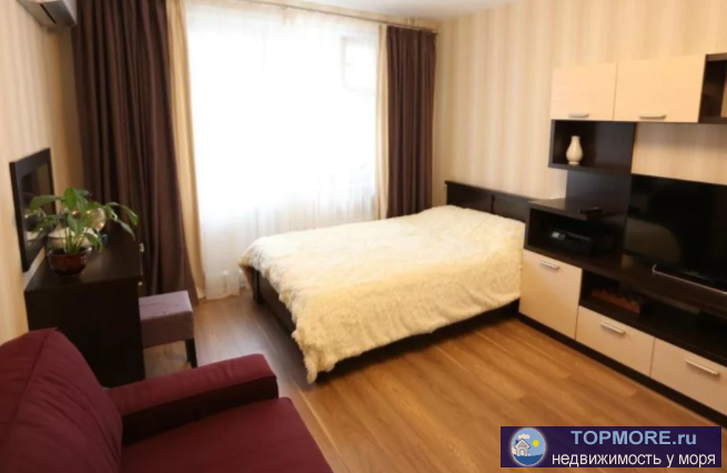 Продаю трехкомнатную квартиру в самом центре Адлера. Школа, садик, дом культуры - все рядом. Хороший ремонт (делали...