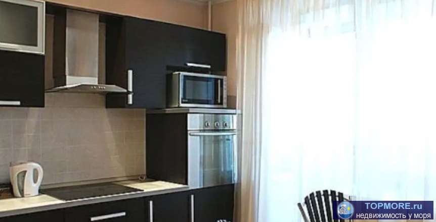 Продаю трехкомнатную квартиру в самом центре Адлера. Школа, садик, дом культуры - все рядом. Хороший ремонт (делали... - 1