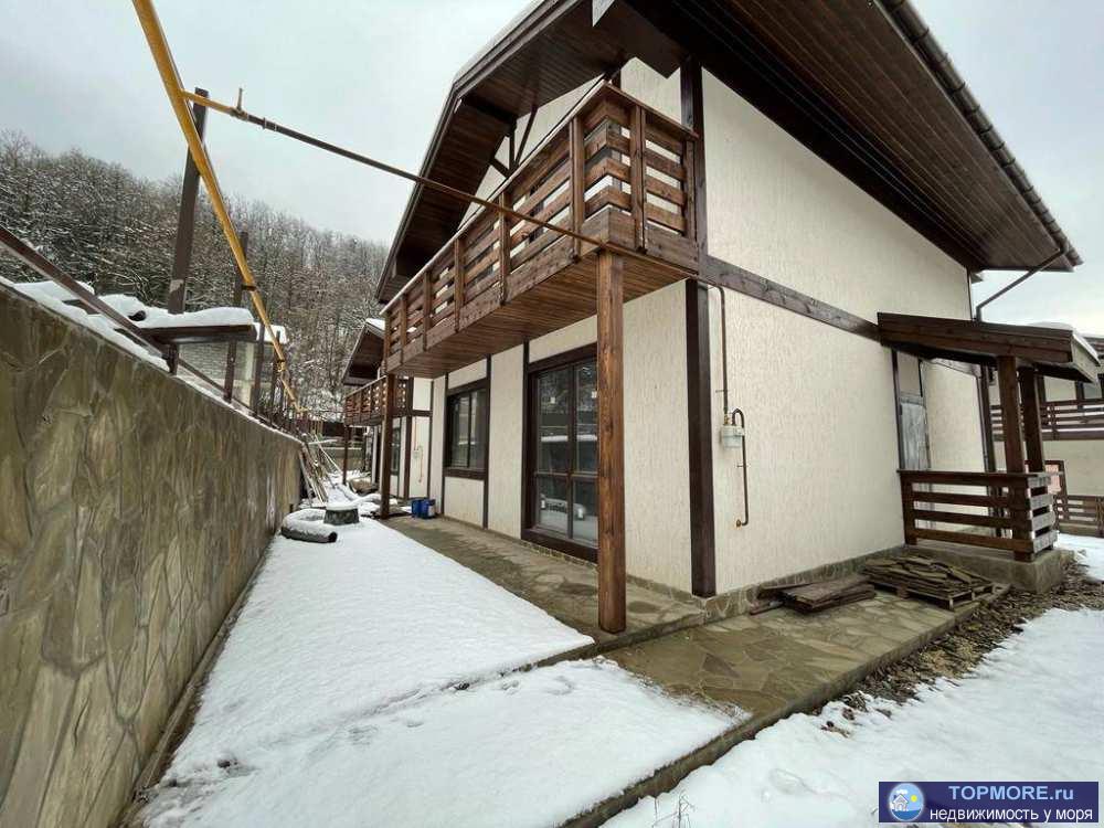 Котедж в небольшой поселоке расположен рядом с курортом Красная Поляна, в тихом месте у леса с прекрасными видами на... - 1