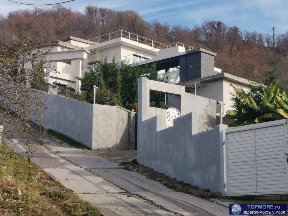 Продажа / Дома и коттеджи, Сочи, улица Володарского, 93 000 000 р. Короля играет свита, Дом играет королевскую семью!Шикарная вилла, с обалденным видом на море!В одном из престижных...