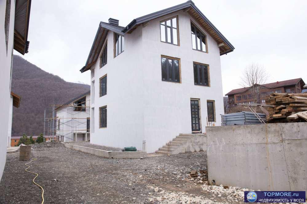 В продаже шикарный видовой дом в альпийском стиле в Красной поляне, в центре горнолыжной туристической жизни. Дом...