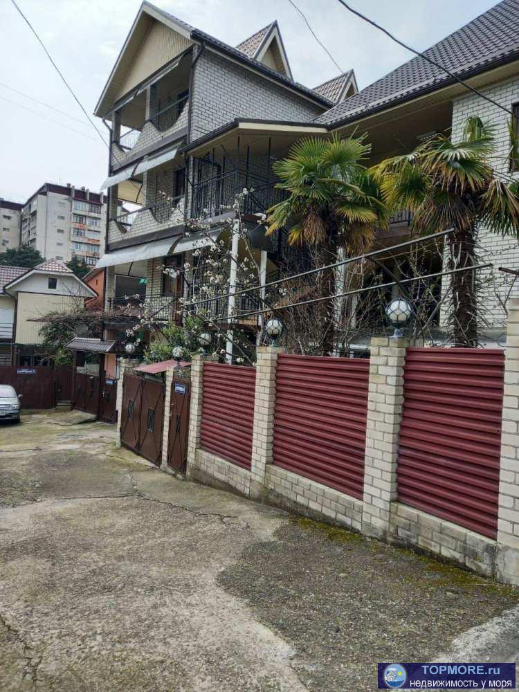 Продаю два дома на участке 5 соток. До моря 800 метров, удобное месторасположение, транспортная доступность, близость... - 1