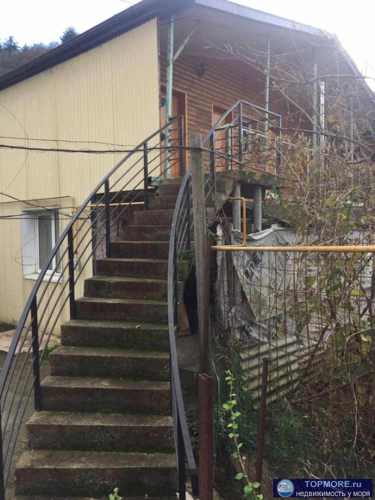 Продается дом 300кв.м с в Лазаревском + участок 4 сотки с видом на горы. В доме имеется 13 комнат эконом и с/у на...