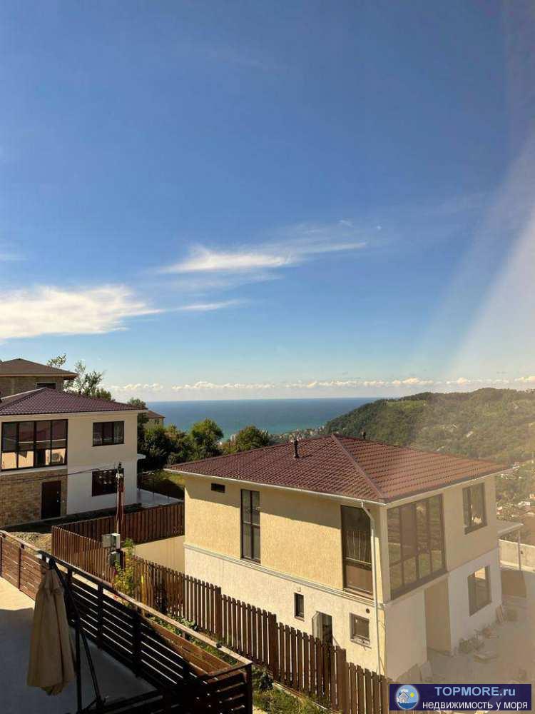 Продается новый дом с отличным ремонтом. С гостиной и террасы, а также с двух спален красивый вид на море, горы и... - 1