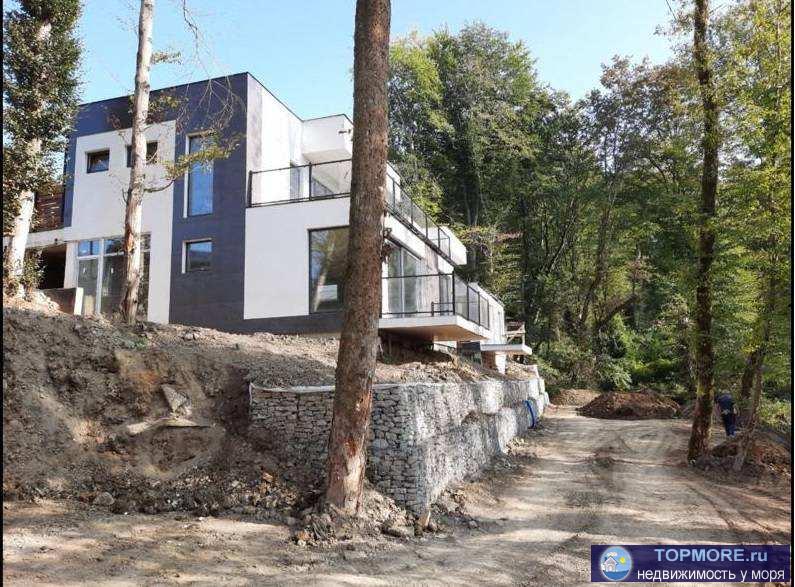 Продается дом р-н Макаренко-ксм. Дом двух этажный, построен в стиле Hi Tech. С каждого этажа имеется выход на...