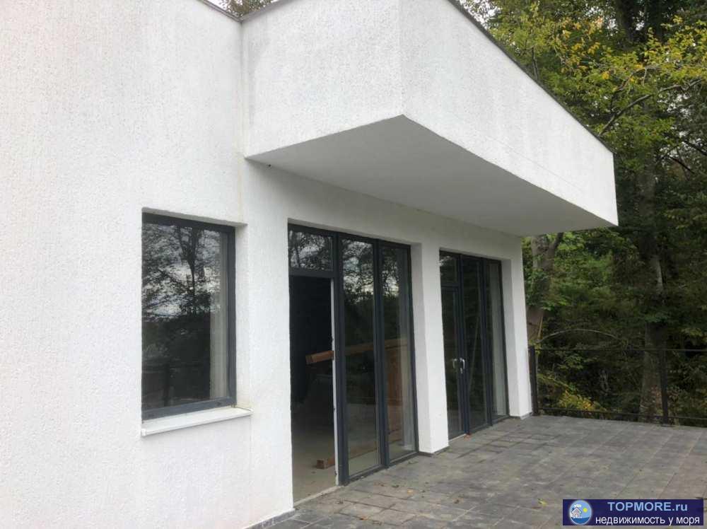 Продается дом р-н Макаренко-ксм. Дом двух этажный, построен в стиле Hi Tech. С каждого этажа имеется выход на... - 2