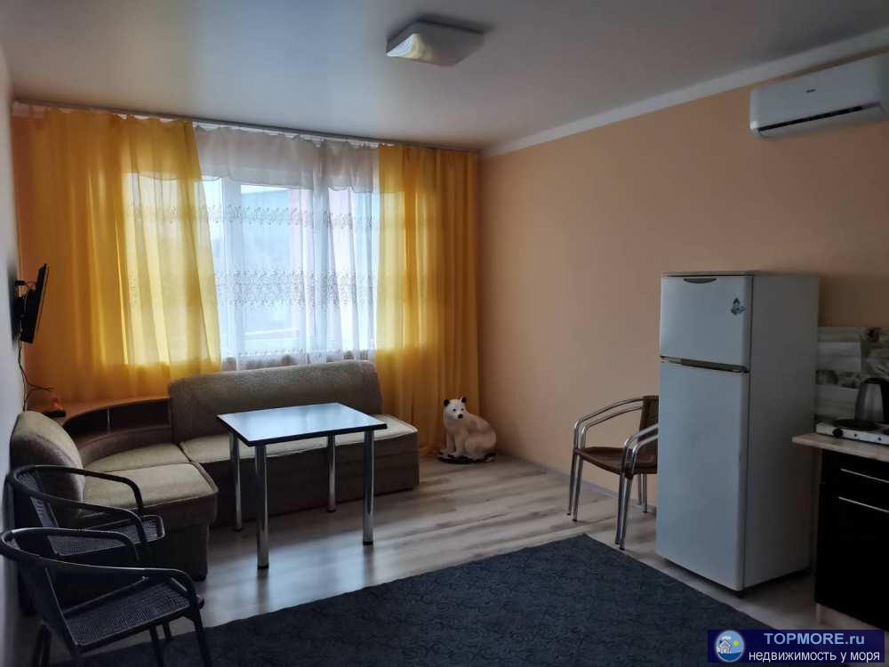 Продается жилой гараж в центре Адлера, помещение на третьем этаже площадью 81 кв.м. имеется два балкона. Внутри... - 2