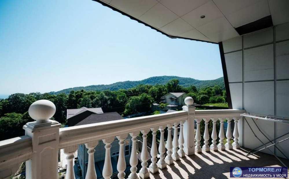 Дом в центре Хосты.С видом на море горы.Остановка рядом с домом .Два подьезда к дому.Дом монолитный .Бассейн...