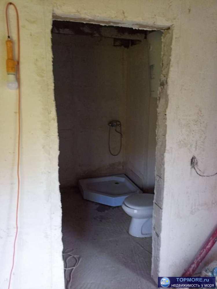 Двухэтажный дом 63м2, первый этаж блочный, второй блочный, отделан лиственницей. В доме кухня-гостиная, 2 спальни,...