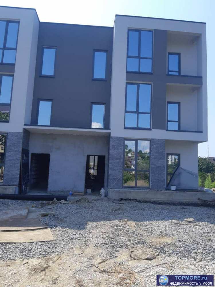 Продаю таунхаус в Сочи. Таунхаус на двух хозяев,расположен в районе,где есть все для комфортной жизни.-Автобусная... - 1