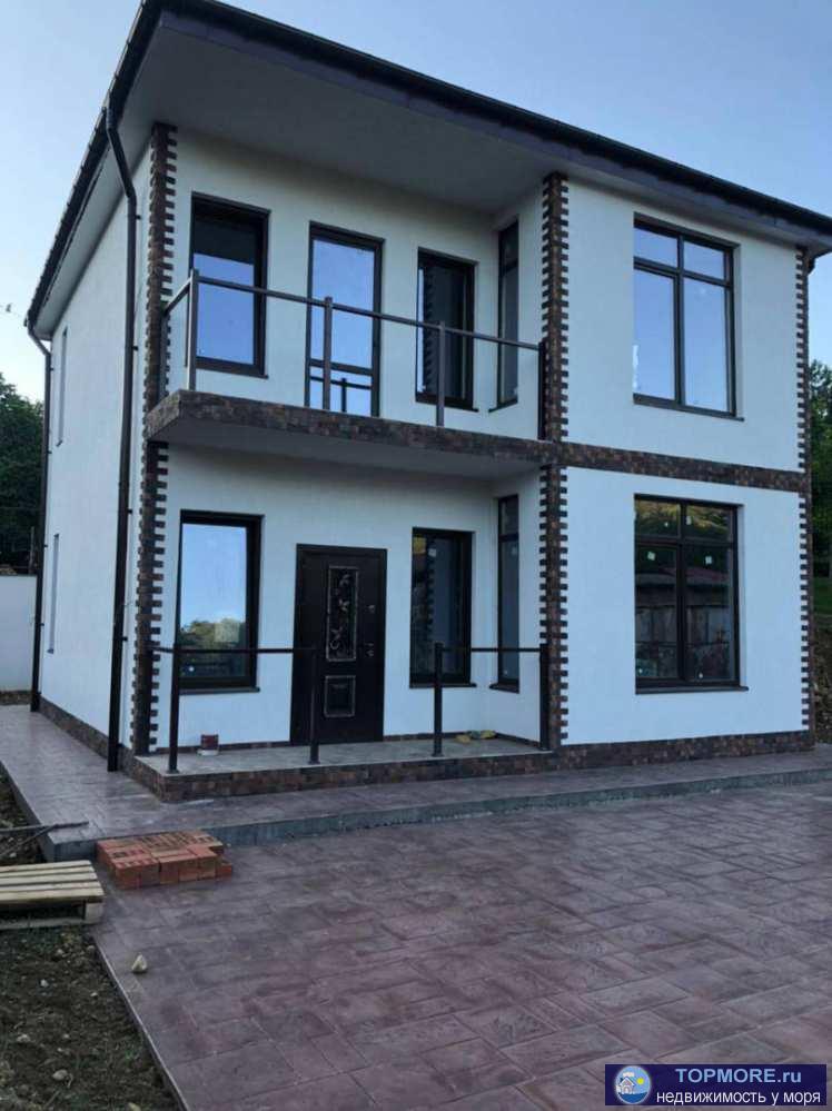 Продам красивый 2-этажный дом площадью 130 кв.м. в развитом поселке Молдовка, Адлерский район. Внешне дом полностью...