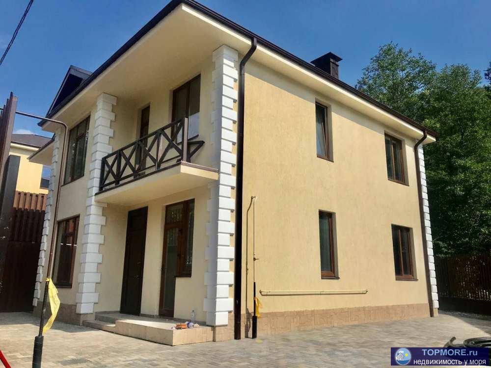 Продаю коттедж, в Дагомысе. Площадью 175 кв/м.Территория  участка  уложена  брущаточкой, профильный забор,... - 1