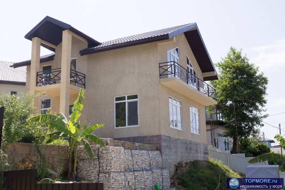   Продается двухэтажный дом 157.5 м2 в Молдовке.   Материалы:    Фундамент 16 свай, монолит плита.   Каркас монолит...