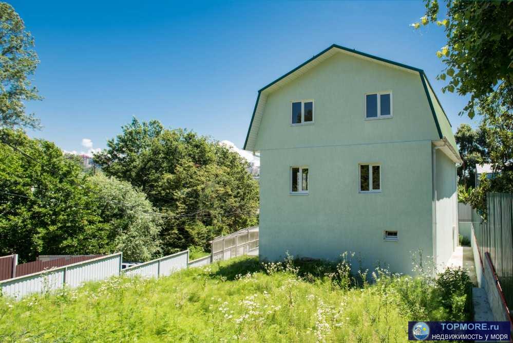 Отличный дом в центральном районе Сочи , обшей площадью 190 кв.м имеет триэтажа , паркинг крытый на 2 автомобиля ,... - 2